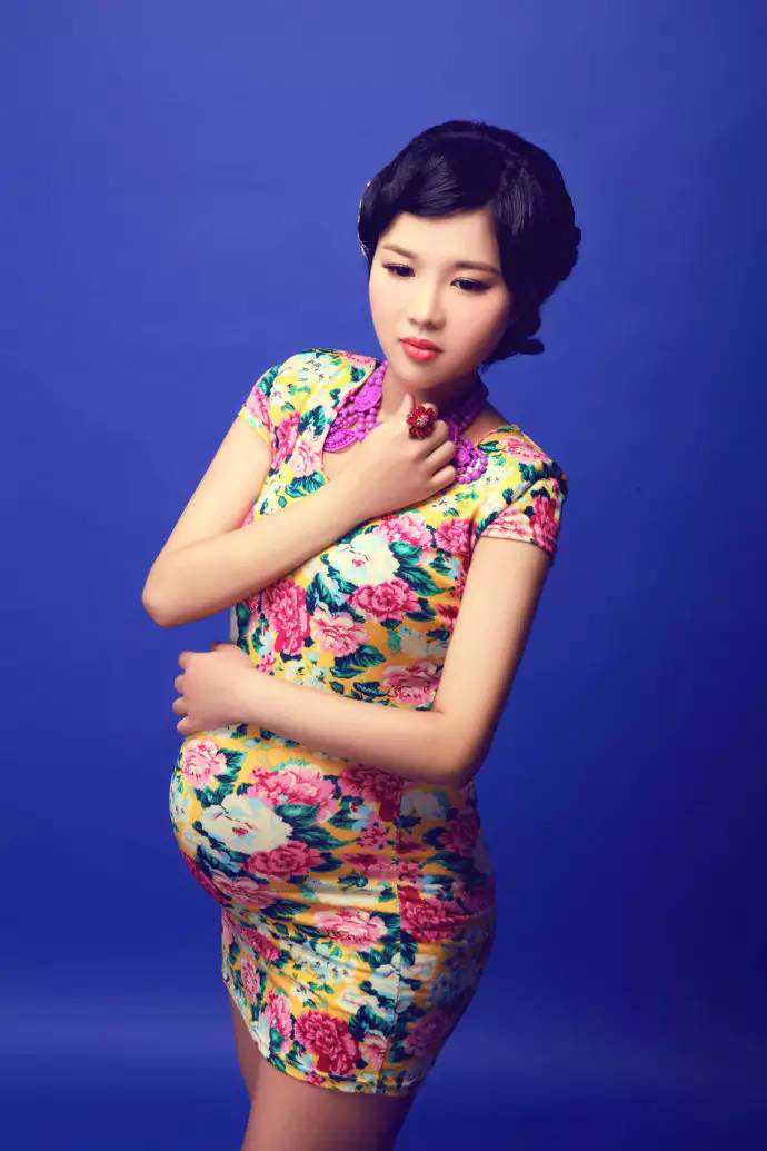 女性输卵管问题：试管婴儿助孕方案与代生选择